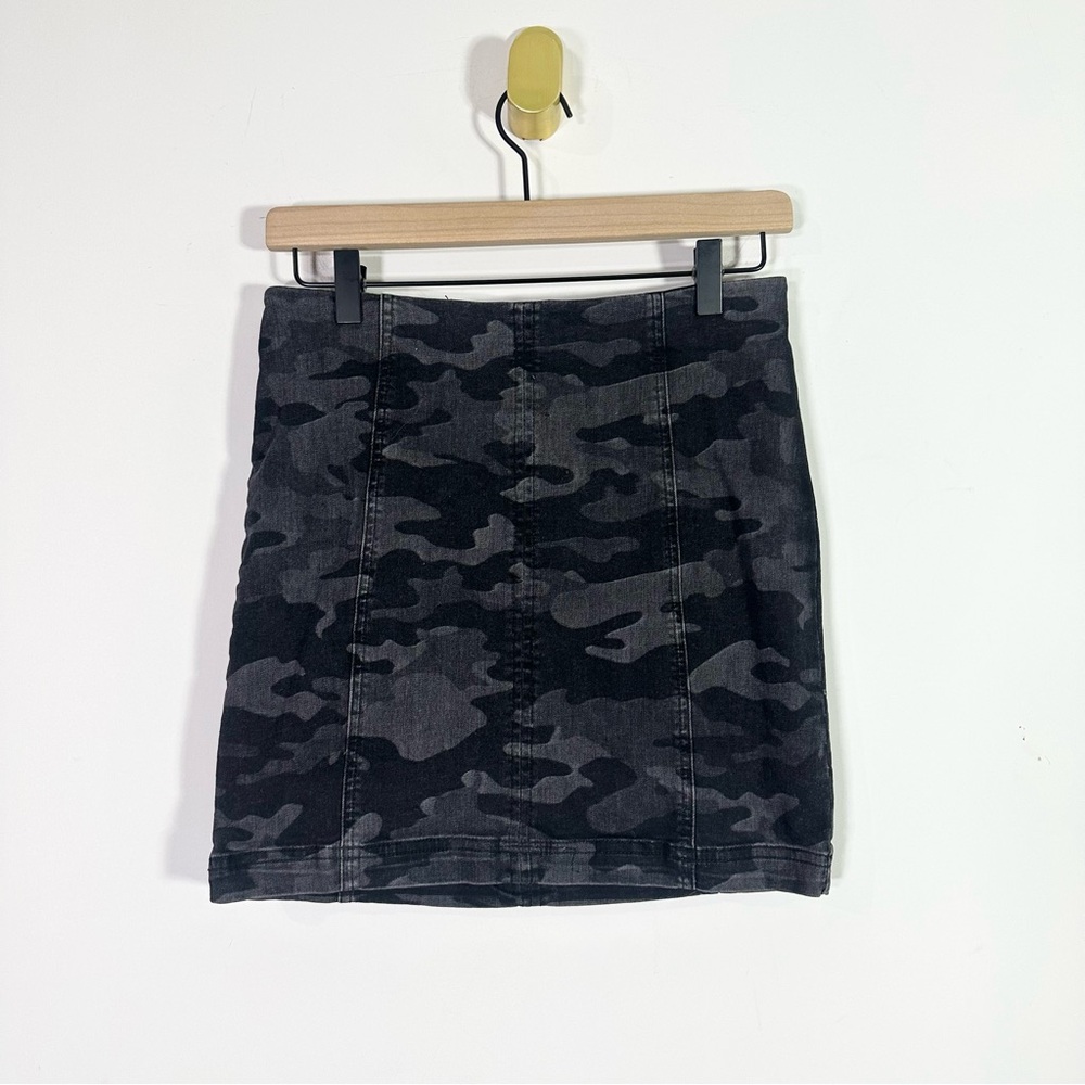 Free People Gray Black Camouflage Print Denim Mini Pencil Skirt
